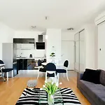 New Luxury Nives On Seaside 아파트