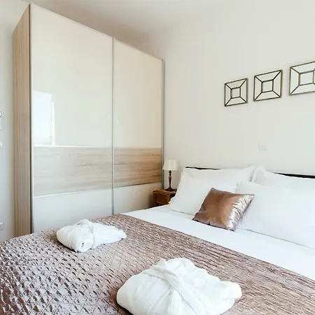 Apartment New Luxury Nives On Seaside *