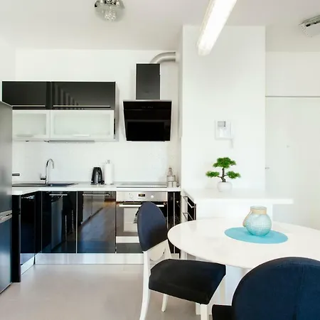 New Luxury Nives On Seaside Apartment *