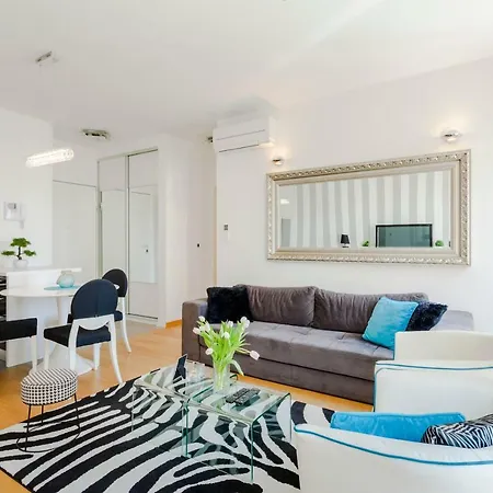 New Luxury Nives On Seaside דירה *