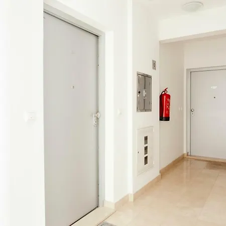 New Luxury Nives On Seaside Apartment *