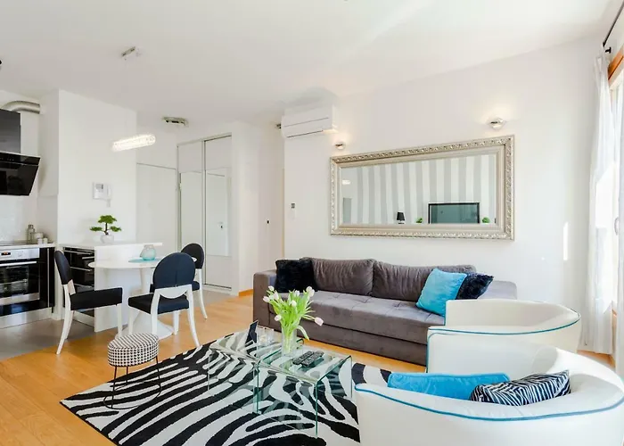 New Luxury Nives On Seaside Apartment *