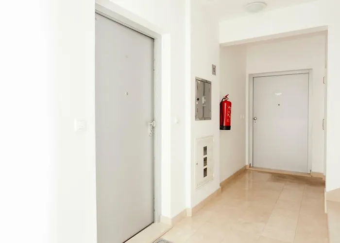 New Luxury Nives On Seaside Apartment *