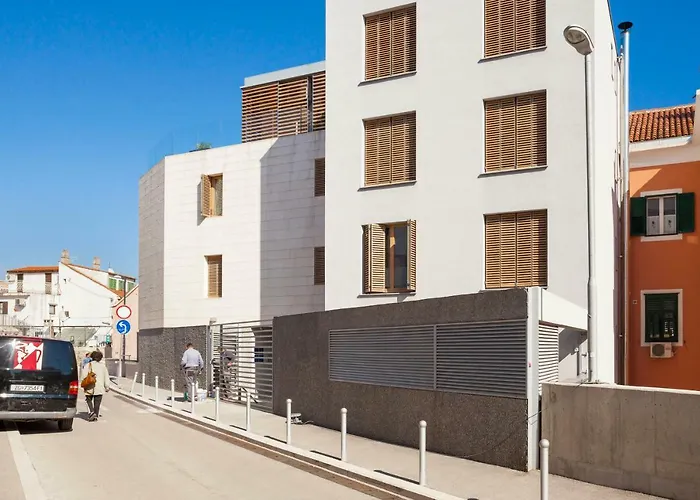 Apartment New Luxury Nives On Seaside