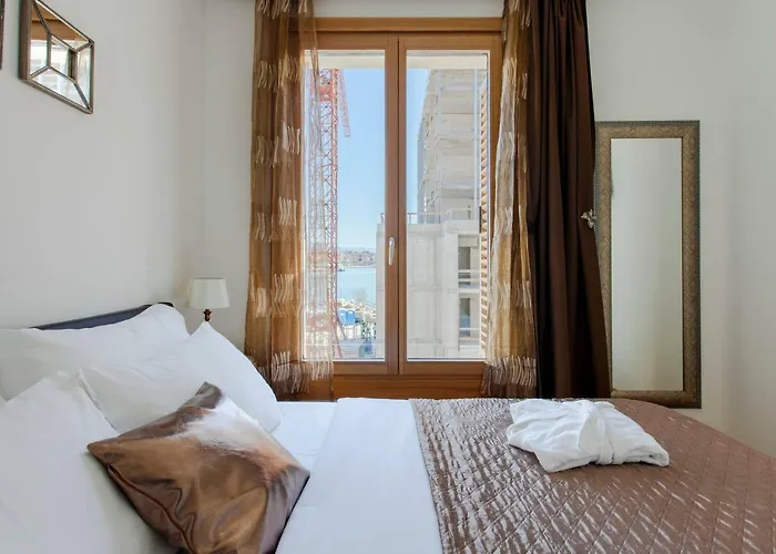 New Luxury Nives On Seaside