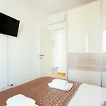 New Luxury Nives On Seaside Split